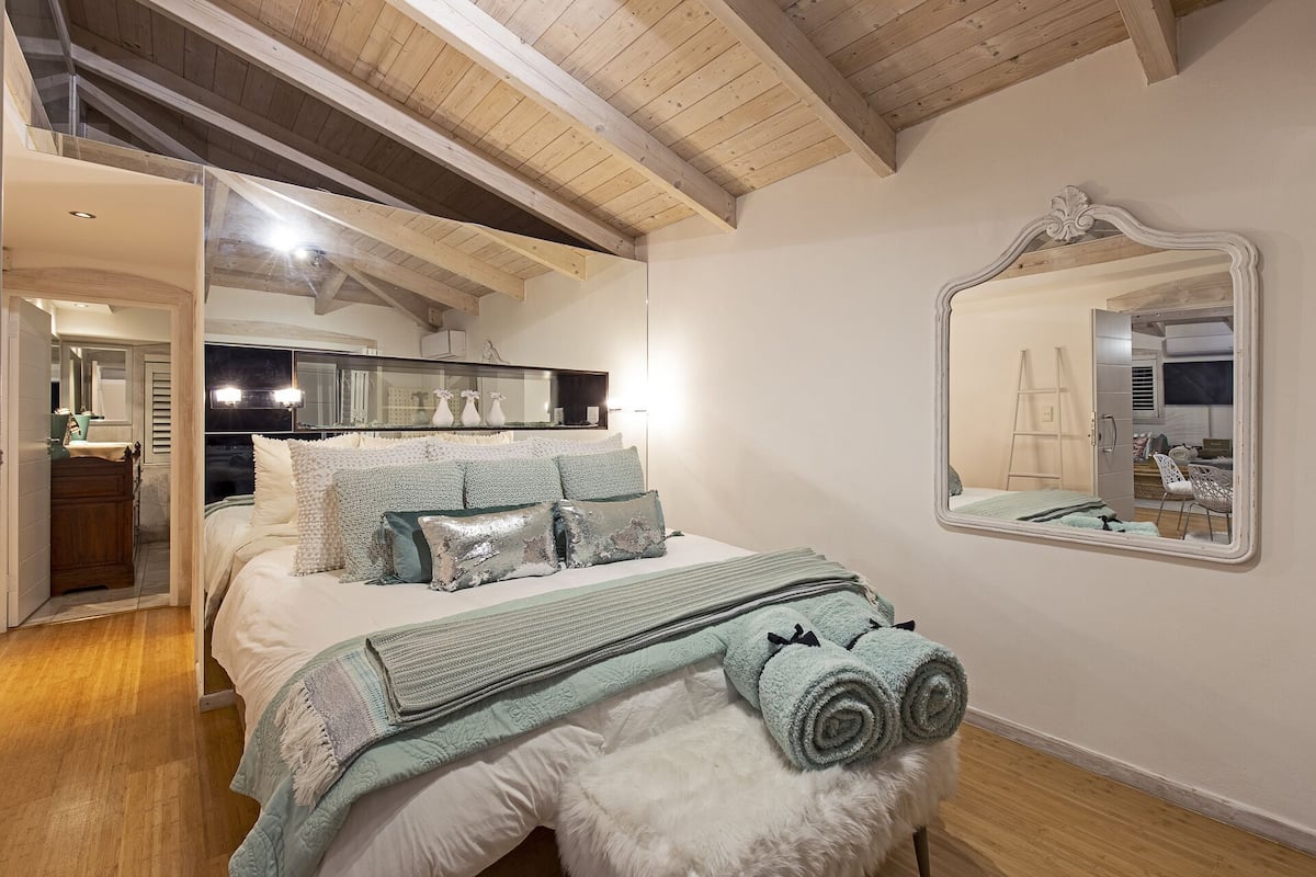 Clifton YOLO Spaces Clifton Sea View Penthouse | 2 bedrooms, in-room safe, blackout drapes, soundproofing