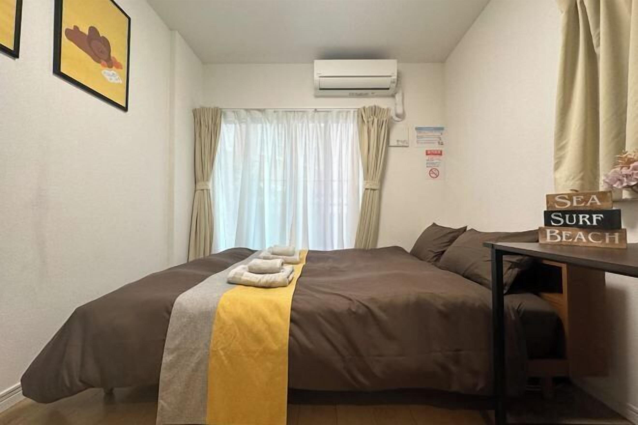 2 bedrooms, iron/ironing board, WiFi (free)