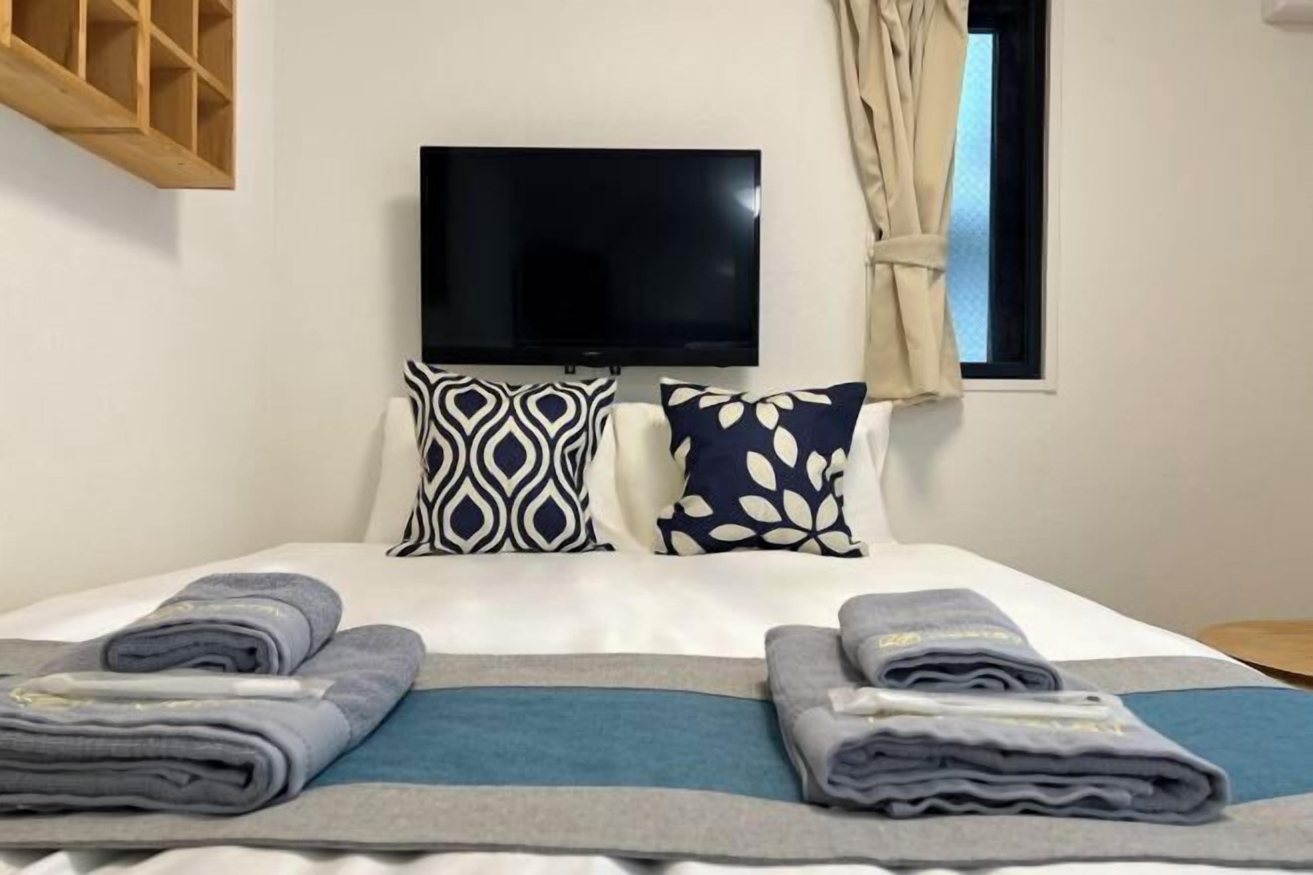 2 bedrooms, iron/ironing board, free WiFi