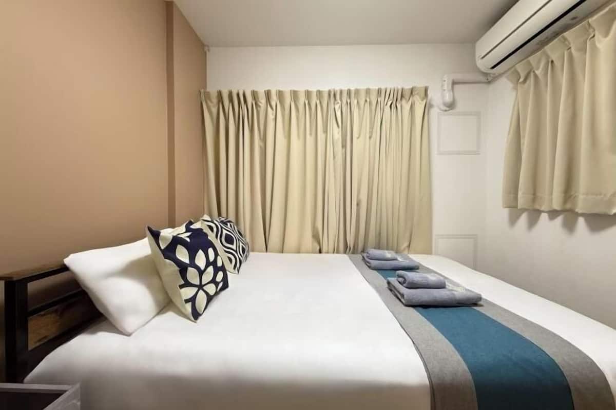 2 bedrooms, iron/ironing board, free WiFi