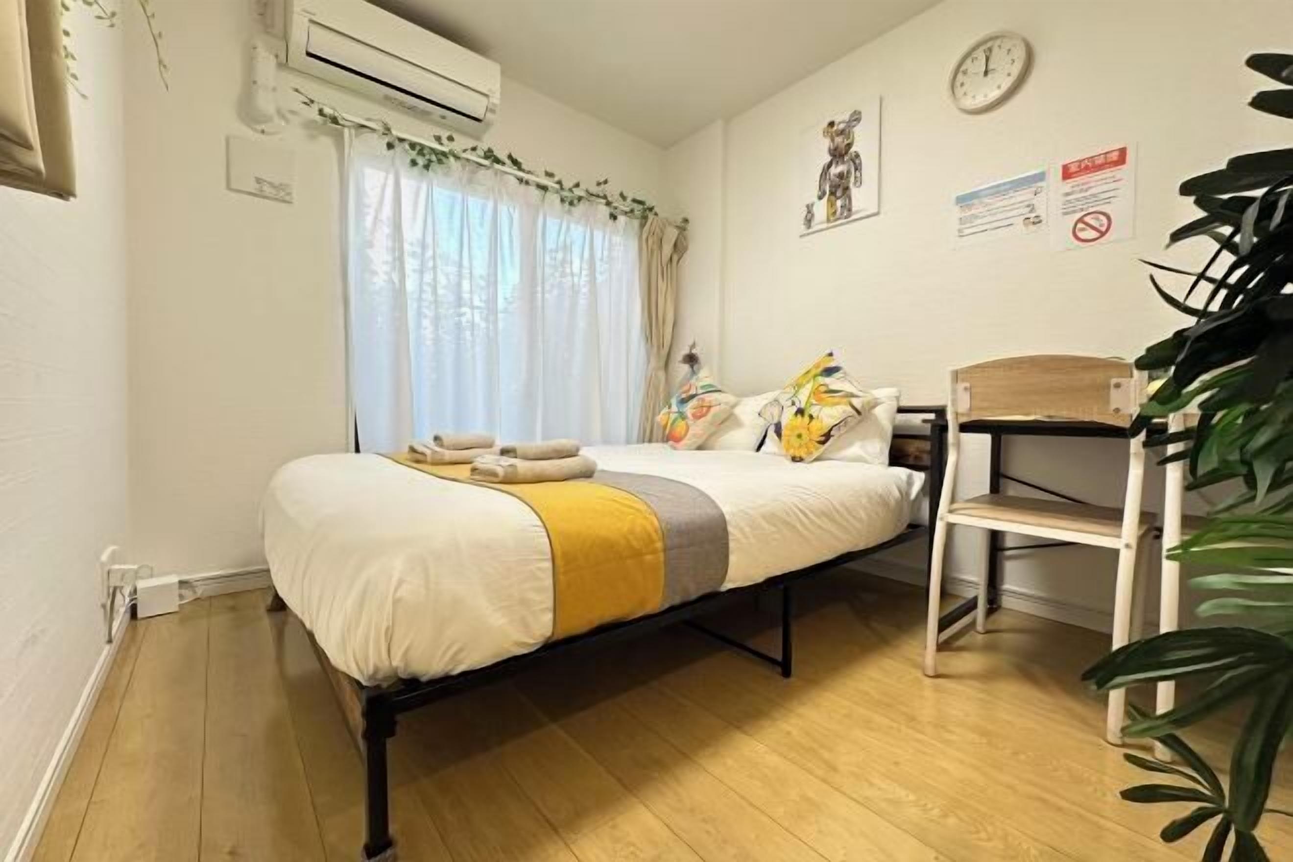 2 bedrooms, iron/ironing board, WiFi (free)
