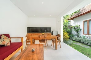 Minibar, in-room safe, iron/ironing board, free WiFi - De Metra Villa Ubud by GenuineHost (Ubud)