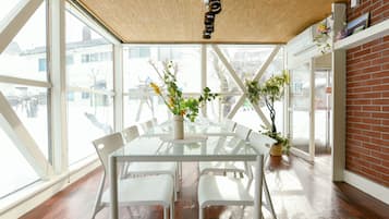 Familiehus (Private Vacation Home, Hokkaido Style) | 4 soveværelser, skrivebord, arbejdsområde til bærbare computere