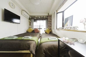 Habitación (Nestay Suite Tokyo Tabata) | Escritorio, tabla de planchar con plancha y wifi gratis 