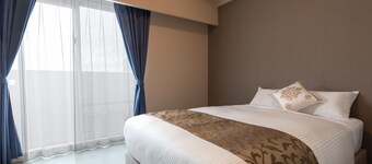 Mr.KINJO in GRAND BLUE CHATAN