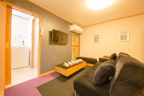 Rumah (Private Vacation) | Area keluarga | TV dan pemutar DVD