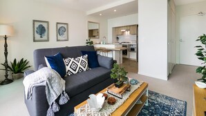 House | Living area | Flat-screen TV - Harbourside (Hamilton)