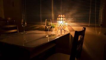 Nestle Apartment Tokyo Shinokubo | In-room dining