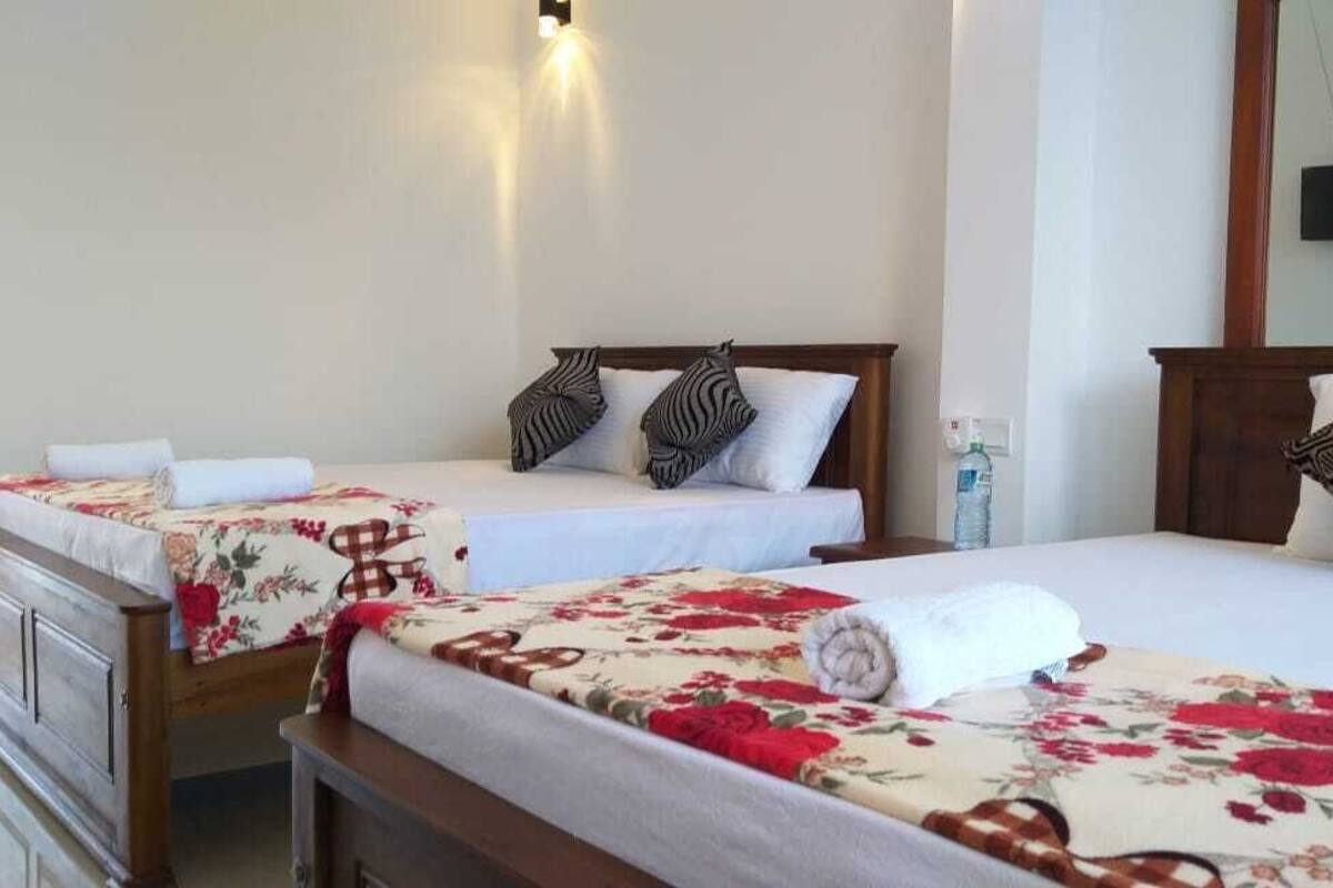 Comfort Room | 5 bedrooms, individually furnished, desk, laptop workspace