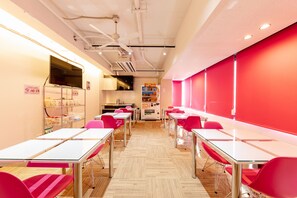 Dining - Nikko Inn Minamisenba 601 - Hostel, Caters to Women (Osaka)