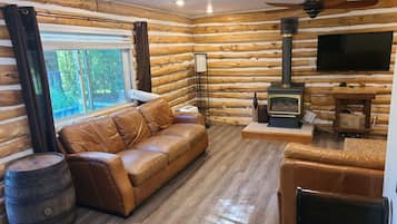 Smart TV, fireplace, DVD player
