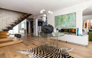 Reception - Clifton YOLO Spaces – Clifton Private Beach Villa (Cape Town)