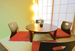 منزل (Private Vacation) | غرفة المعيشة | تلفزيون، مشغل دي في دي