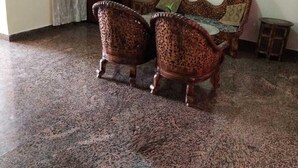 Living area - Hotel Pallavi International (Varanasi)