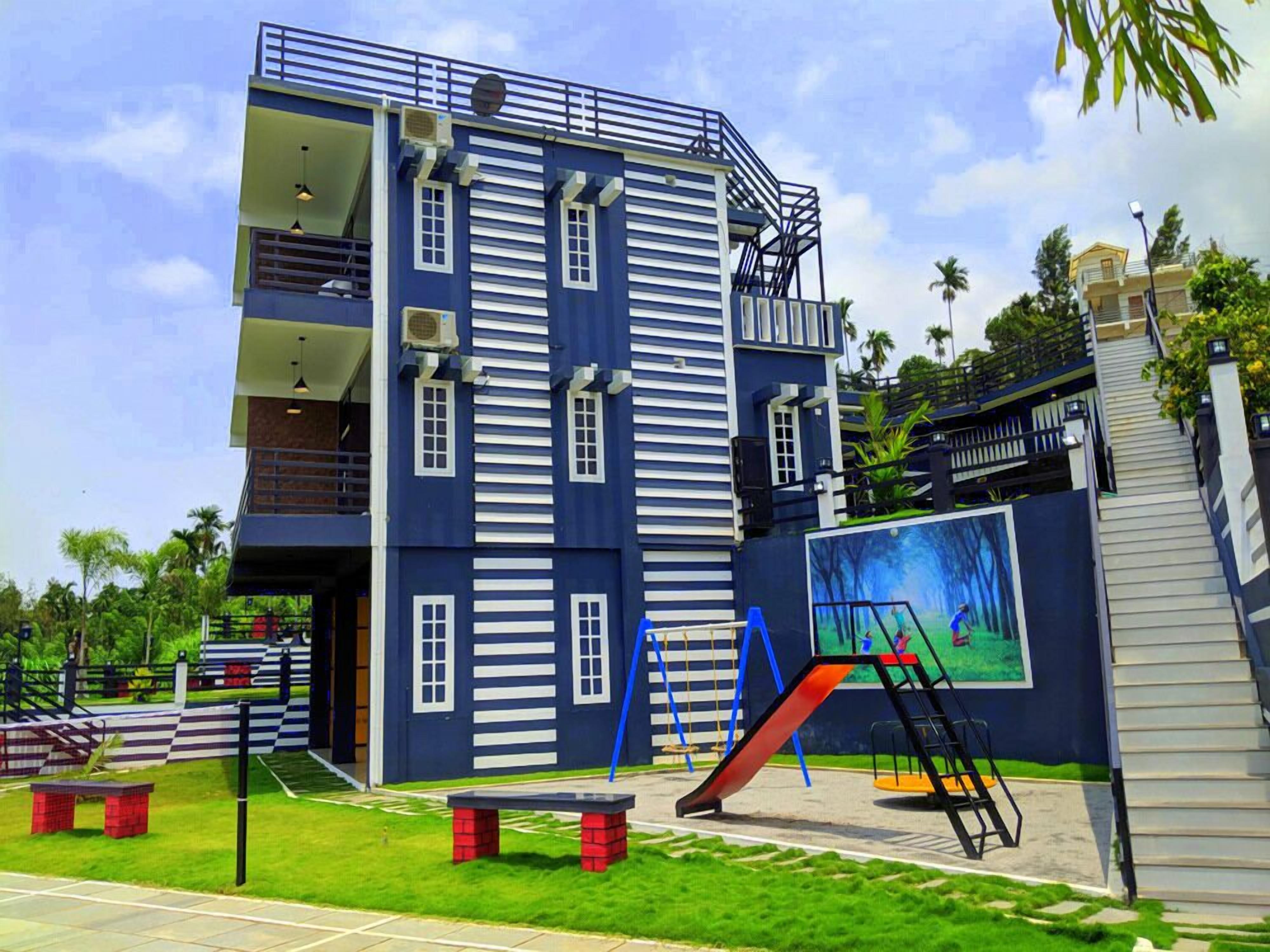 Children’s play area – outdoor