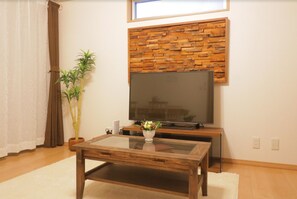 Private Vacation Home | Living room | TV, DVD player