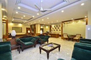 Lobby sitting area - Aaram Mahal By Pachar Group (Udaipur)