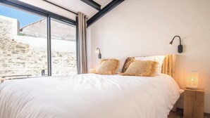 3 habitaciones, insonorización, wifi y ropa de cama 