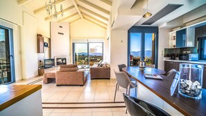 Interior - Villa Pounentes, a few meters from Nopigia Beach ! (Chania)