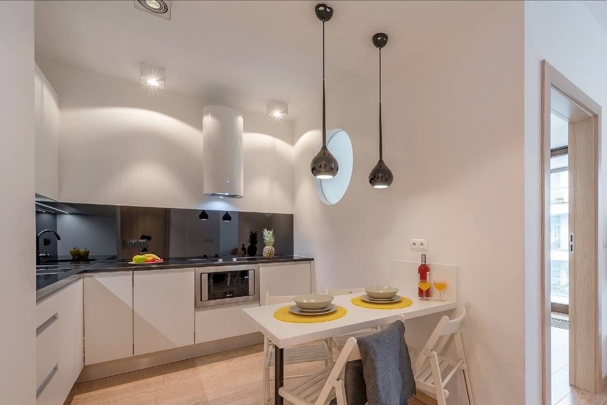 Apartment (5/56A) | Private kitchen | Fridge, microwave, oven, stovetop