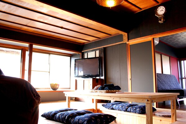 Hus (Private Vacation Home) | Oppholdsrom | Flatskjerm-TV