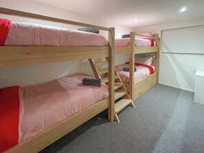 2 bedrooms, free WiFi, bed sheets