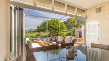 Nhà, 3 phòng ngủ, hút thuốc, sân hiên | Vườn