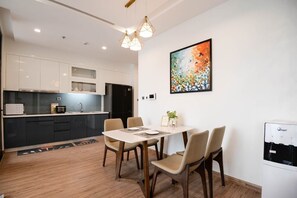 Repas dans la chambre
