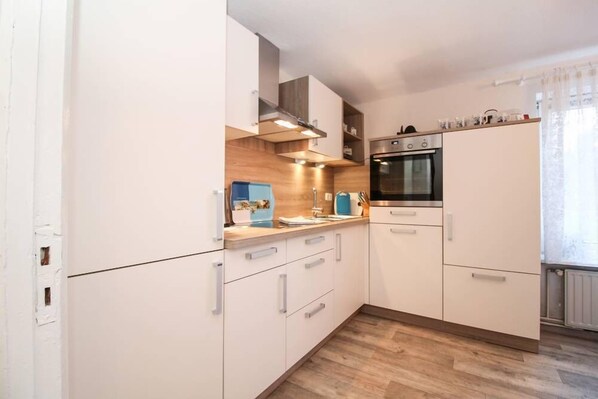 Apartment | Eigene Küche | Kühlschrank, Ofen, Herdplatte, Geschirrspüler