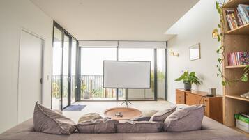 Apartment (2 Bedrooms) | Living room | TV