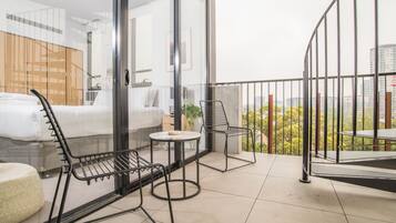 Apartment (2 Bedrooms) | Balcony