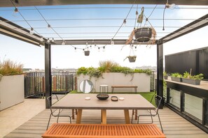 Apartment (2 Bedrooms) | Balcony