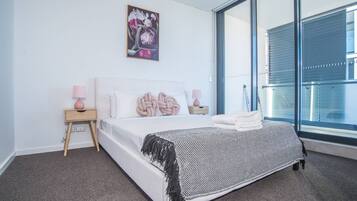 Apartment (2 Bedrooms) | 2 bedrooms, iron/ironing board, bed sheets