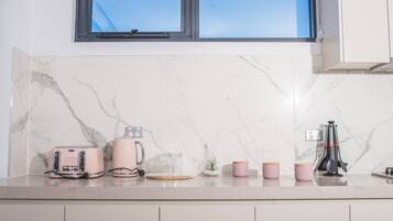 Apartment (2 Bedrooms) | Private kitchen | Oven, dishwasher