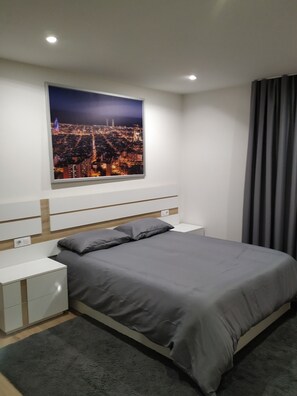 3 bedrooms, iron/ironing board, bed sheets