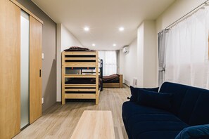 1 bedroom, desk, free WiFi - TKD HOUSE Asahikawa (Asahikawa)