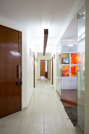 Lobby - Under My Roof Green Park (New Delhi)