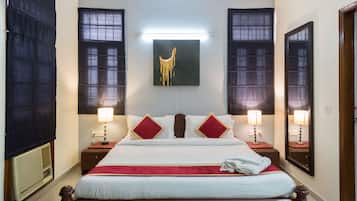 Deluxe Room | Down duvets, desk, laptop workspace, iron/ironing board