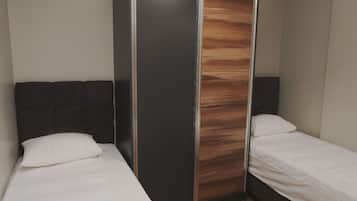 1 dormitorio, ropa de cama de alta calidad, escritorio