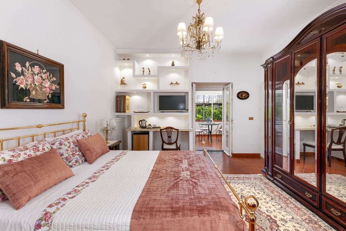 Kamar Double, teras | Minibar, meja kerja, tirai kedap cahaya, dan kedap suara