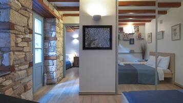 2 bedrooms, in-room safe, desk, iron/ironing board