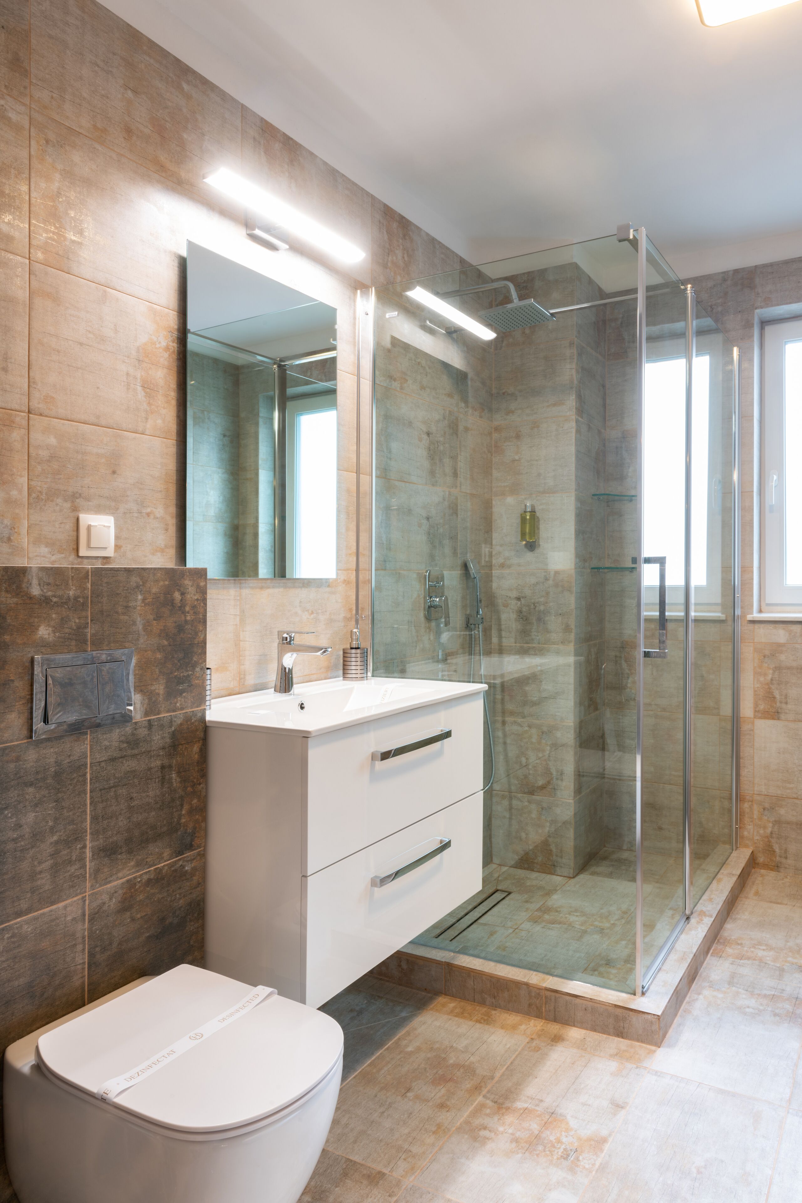 Dusche im Bad