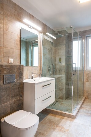 Bathroom shower - TCI Apartments (Cluj-Napoca)