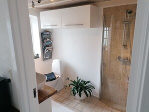 Bathroom - Holiday apartment by the beach (Bønnerup Strand)