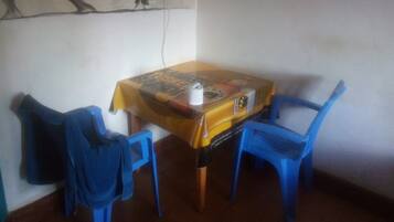 Breakfast, lunch, dinner served; local and international cuisine