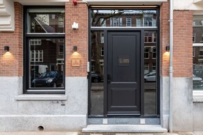 Front of property - Le Petit Marin Boutique Hotel (Rotterdam)