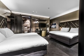 In-room safe, desk, iron/ironing board, free WiFi - Le Petit Marin Boutique Hotel (Rotterdam)