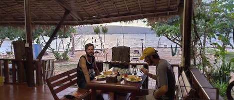 Daily continental breakfast (USD 3 per person)