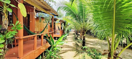 Exterior. Dolphin Bay resort