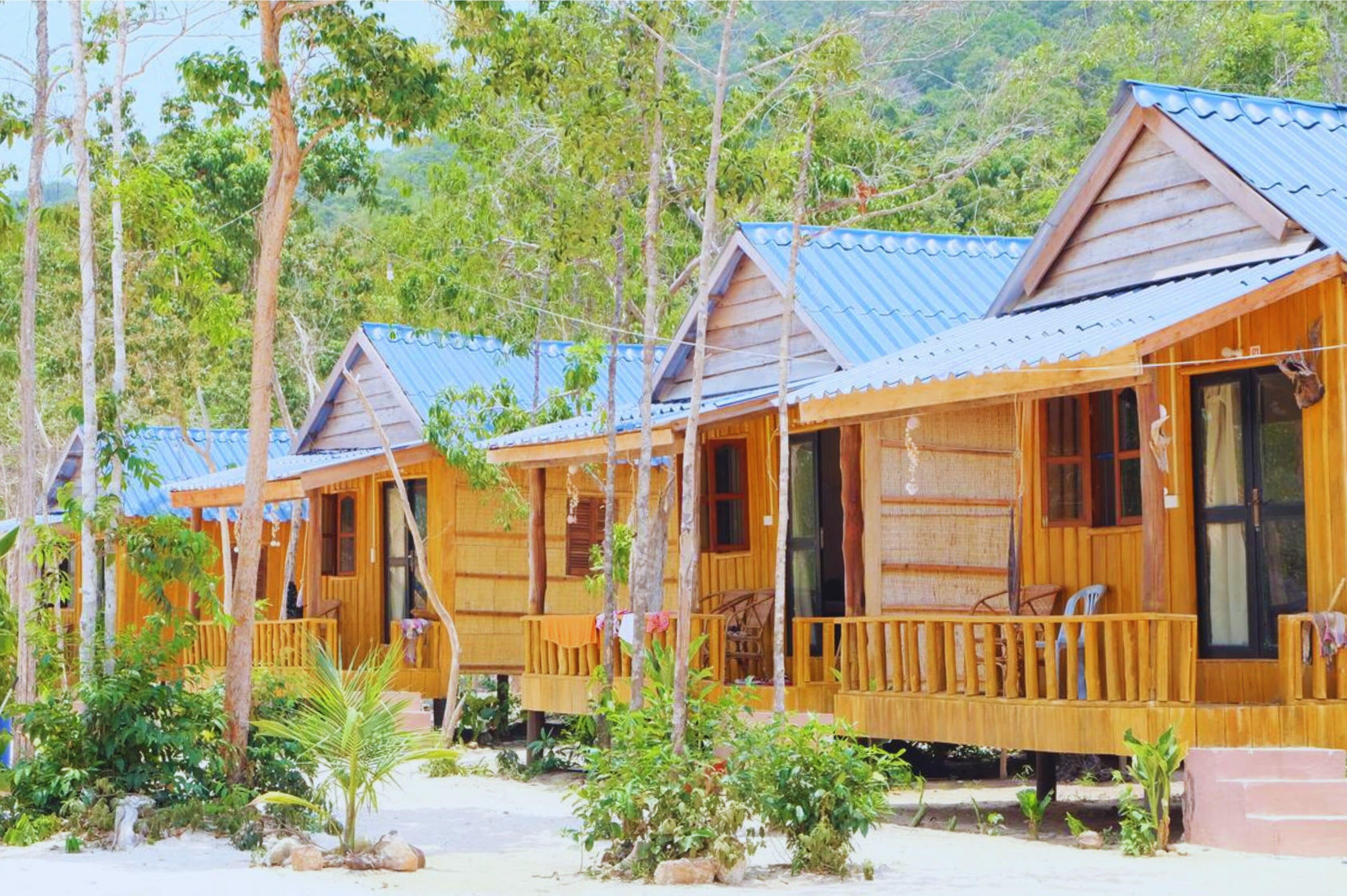 1 chambre, bureau, draps fournis